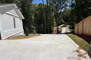 85 Bonnie Ln, Sandy Springs, GA 30328 - Photo 11