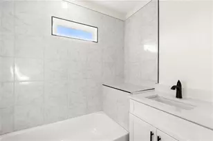 31 Pinson St, Newnan, GA 30263 - Photo 11