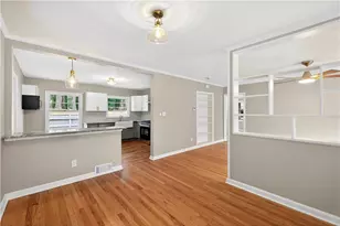 2907 Cloverhurst Dr, Atlanta, GA 30344 - Photo 3