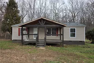 180 Cainbridge Meadows, Demorest, GA 30535 - Photo 3