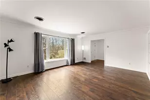 1002 Dixon Dr, Gainesville, GA 30501 - Photo 9