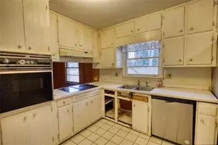 1924 Mural Cir, Morrow, GA 30260 - Photo 15