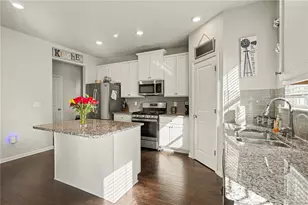 2254 Anne's Lake Cir, Lithonia, GA 30058 - Photo 9