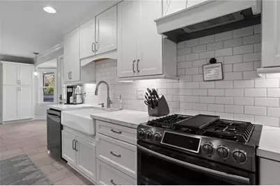 521 Creekwood Drive, Marietta, GA 30068 - Photo 13