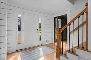 521 Creekwood Dr, Marietta, GA 30068 - Photo 5