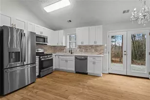 2501 Baysridge Dr NW, Kennesaw, GA 30152 - Photo 3