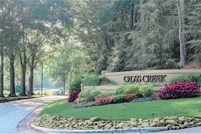 75 Montre Square NW, Atlanta, GA 30327 - Photo 29