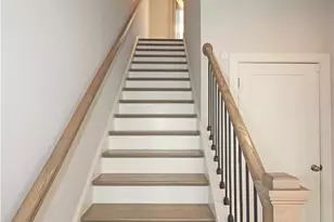 151 Chestnut Cir, Atlanta, GA 30342 - Photo 5