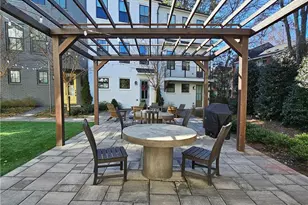 151 Chestnut Cir, Atlanta, GA 30342 - Photo 33