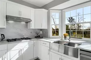 1010 Vinebrook Ln, Alpharetta, GA 30005 - Photo 11