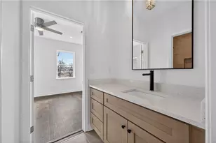 120 N Gwinnett St, Buford, GA 30518 - Photo 23