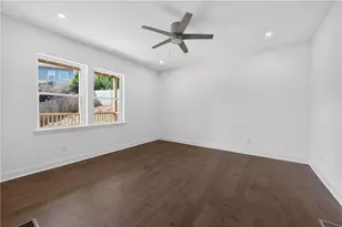 120 N Gwinnett St, Buford, GA 30518 - Photo 5