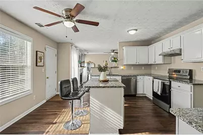 6577 Laurens Way, Stone Mountain, GA 30087 - Photo 13