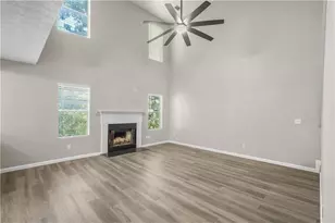 826 Shore Dr, Lithonia, GA 30058 - Photo 3