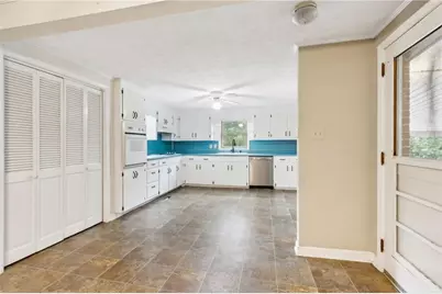 81 Russell Road, Lawrenceville, GA 30043 - Photo 9