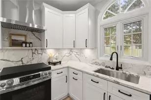 1201 Club Walk Dr NE, Brookhaven, GA 30319 - Photo 11