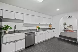 5490 Chemin De Vie, Atlanta, GA 30342 - Photo 9