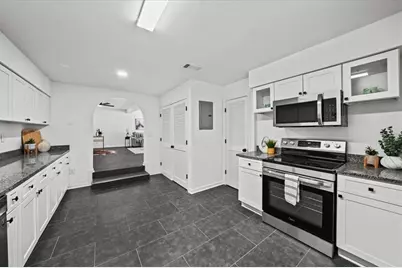 5490 Chemin De Vie, Atlanta, GA 30342 - Photo 11