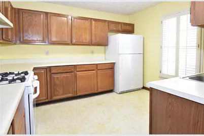 2390 Stirring Court SW, Marietta, GA 30064 - Photo 5