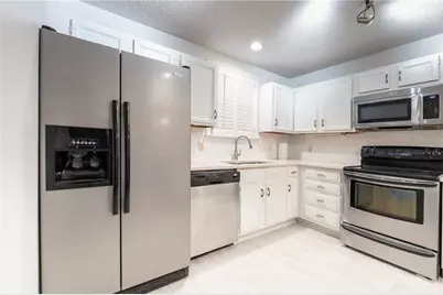 311 Hollyfax Circle, Atlanta, GA 30328 - Photo 11