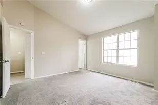 5713 Wells Cir, Stone Mountain, GA 30087 - Photo 5