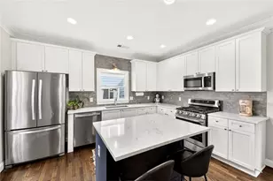 1533 Gilstrap Ln NW, Atlanta, GA 30318 - Photo 9