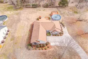 204 Blue Holly Dr NE, Calhoun, GA 30701 - Photo 5