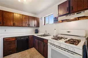 5544 Kingsport Dr NE, Atlanta, GA 30342 - Photo 9