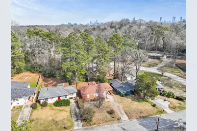 186 W Lake Drive NW, Atlanta, GA 30314 - Photo 35