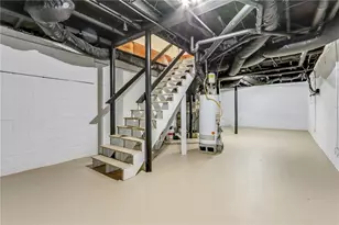 186 W Lake Dr NW, Atlanta, GA 30314 - Photo 29