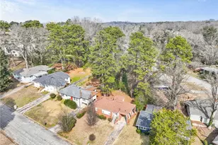 186 W Lake Dr NW, Atlanta, GA 30314 - Photo 37