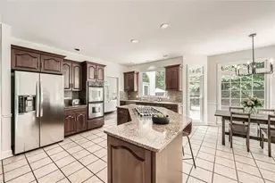 5940 Plantation Dr, Roswell, GA 30075 - Photo 13