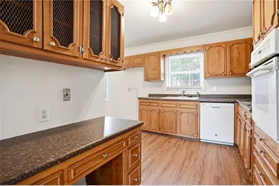 4165 Williamsburg Drive, Atlanta, GA 30337 - Photo 7