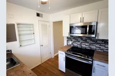 3510 Roswell Road NW #J3, Atlanta, GA 30305 - Photo 5