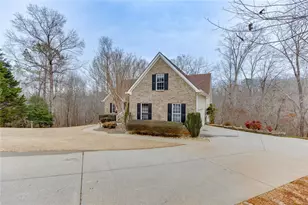 124 Edgewater Ct, Braselton, GA 30517 - Photo 3