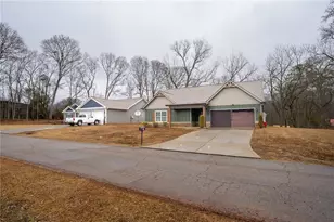 72 South Main St, Maysville, GA 30558 - Photo 3