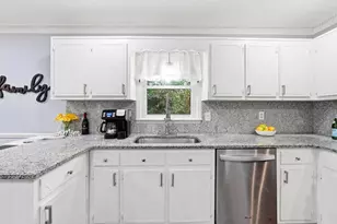 690 Trailwood Dr, Riverdale, GA 30274 - Photo 9