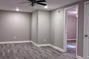 2834 Green Trail Dr, Atlanta, GA 30349 - Photo 9