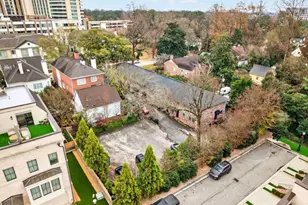 3668 Kingsboro Rd NE, Atlanta, GA 30319 - Photo 17