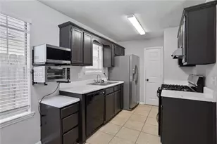 3756 Old Oak Ct, Powder Springs, GA 30127 - Photo 3