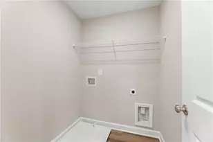 660 Sunstone Ln, Lawrenceville, GA 30043 - Photo 13