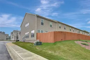 7753 Medieval St, Fairburn, GA 30213 - Photo 43