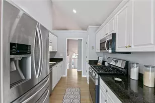 2437 Pondside Pl NE, Marietta, GA 30062 - Photo 9