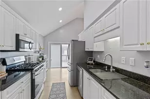 2437 Pondside Pl NE, Marietta, GA 30062 - Photo 11