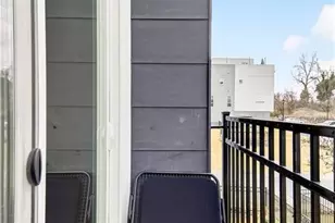 1584 Rock Dam Dr SE, Atlanta, GA 30317 - Photo 11