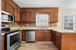 2507 Robin Hood Pl, Marietta, GA 30068 - Photo 9