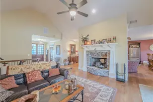 410 Caldwell Ln, Hoschton, GA 30548 - Photo 17