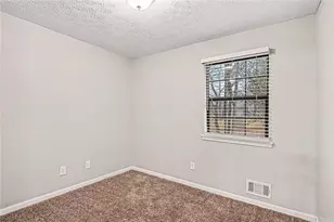 2895 Woodhollow Ln, Jonesboro, GA 30236 - Photo 9