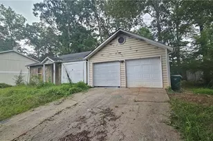 854 Greenhedge Dr, Stone Mountain, GA 30088 - Photo 1