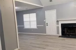 5400 Durham Ridge Ct, Lilburn, GA 30047 - Photo 9